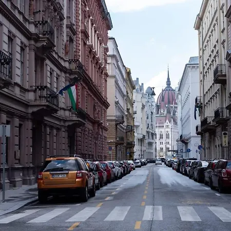 Lovely Downtown Close To The Basilica Apartamento *