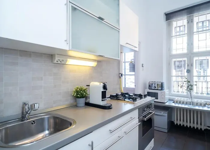 Daire Lovely Downtown Close To The Basilica *